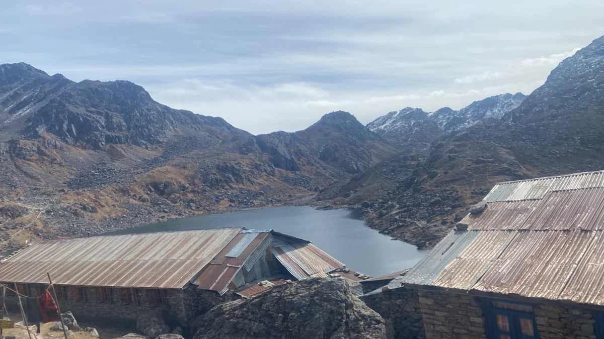 Lodge in Gosaikunda Lake