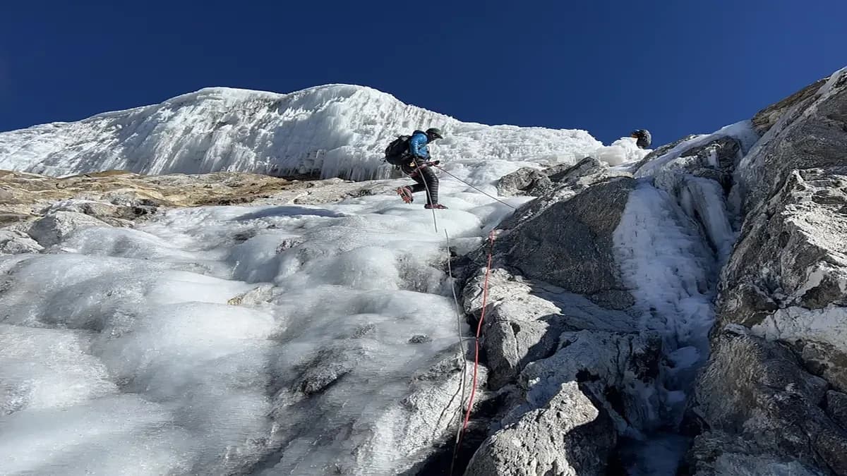 Climb Above Everest Base Camp trails