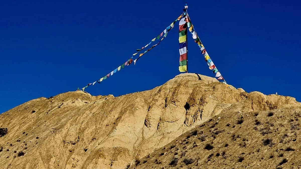Sky crecker hill and flag